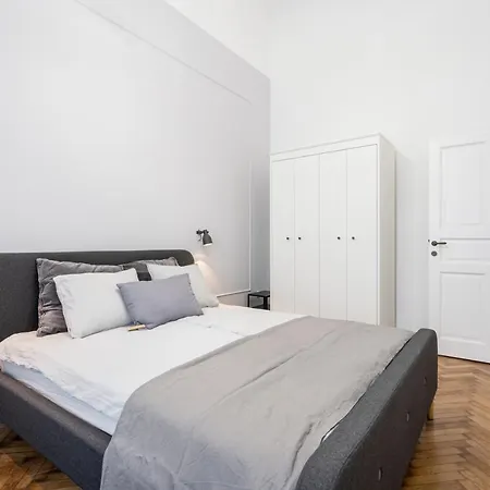 Apartament Atmos Glare *