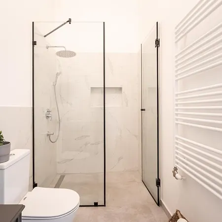 Atmos Glare Apartment Budapest